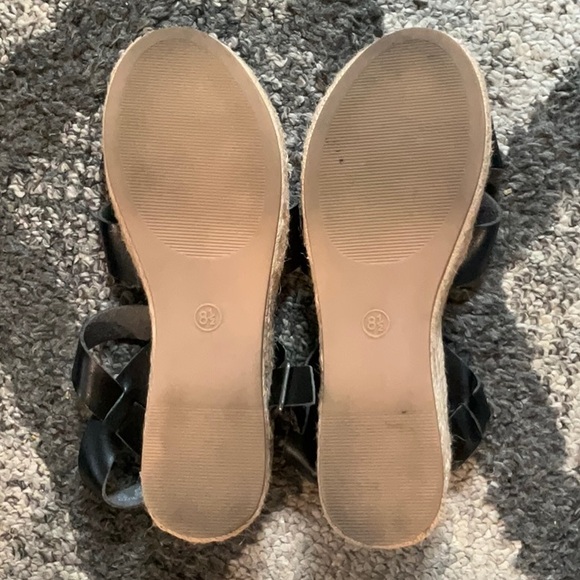 Sandals 8.5 - Picture 3 of 4